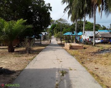 Batu Goyang Village during the day.