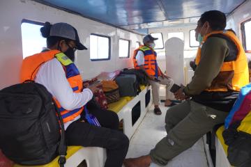 Tim NZMATES dalam perjalanan menuju Pulau Tiga 