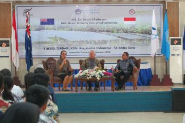 Panel members with the moderator.