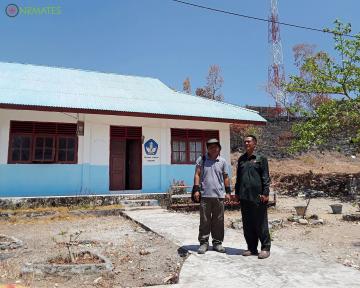 NZMATES staffs also visited SMUN 1 Wetar and interviewed the principal as the user of electricity service